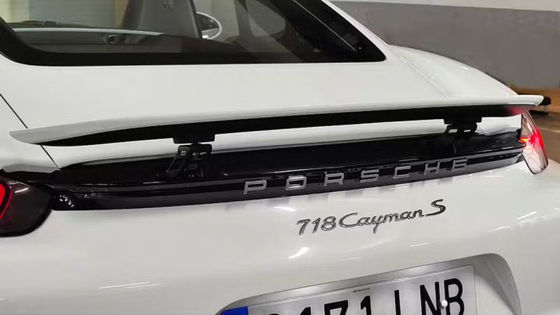 Porsche 718 Cayman • 2021 • 39,786 km 6