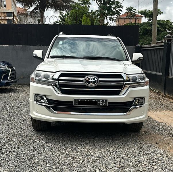 Toyota Land Cruiser • 2022 • 30,000 km 1