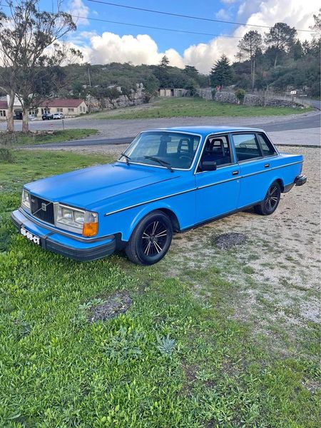 Volvo 240 • 1982 • 339,000 km 1