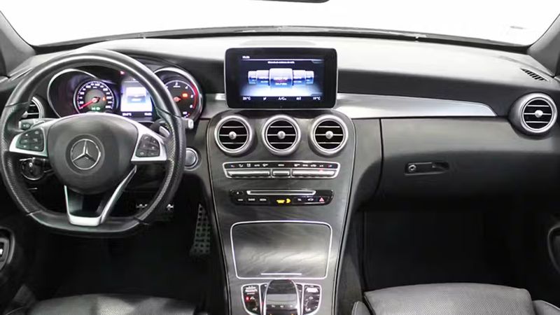 Mercedes-Benz C-Class • 2018 • 98,000 km 7