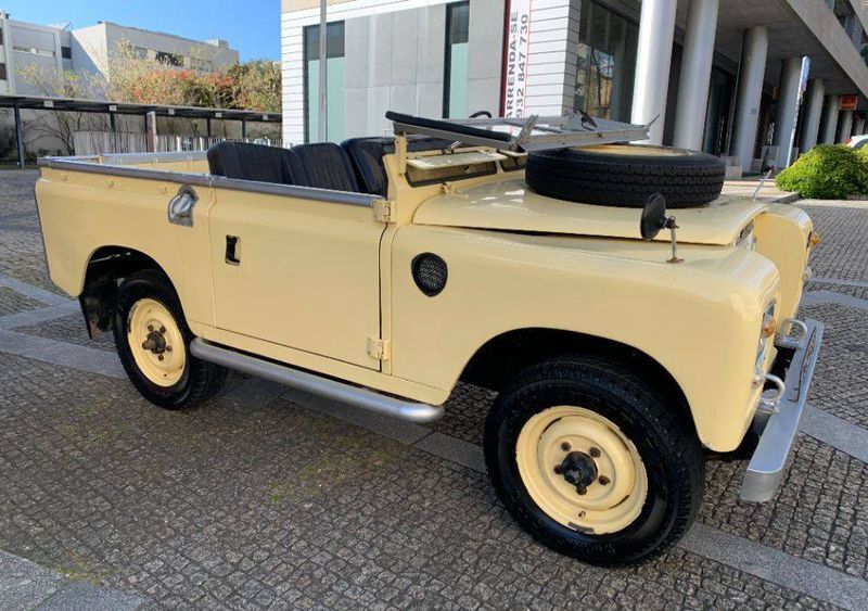 Land Rover Defender • 1982 • 80,564 km 1