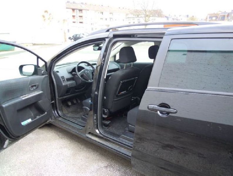 Mazda 5 • 2010 • 128,000 km 5
