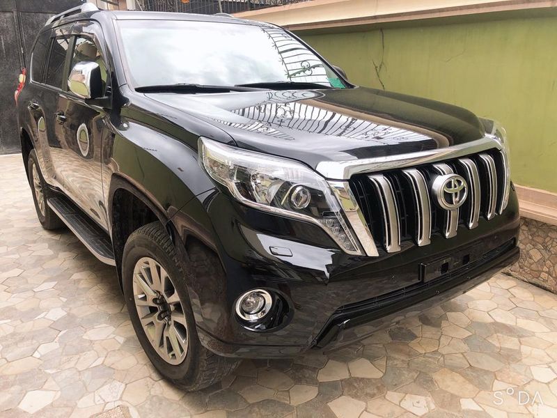 Toyota Land Cruiser • 2016 • 34 km 1