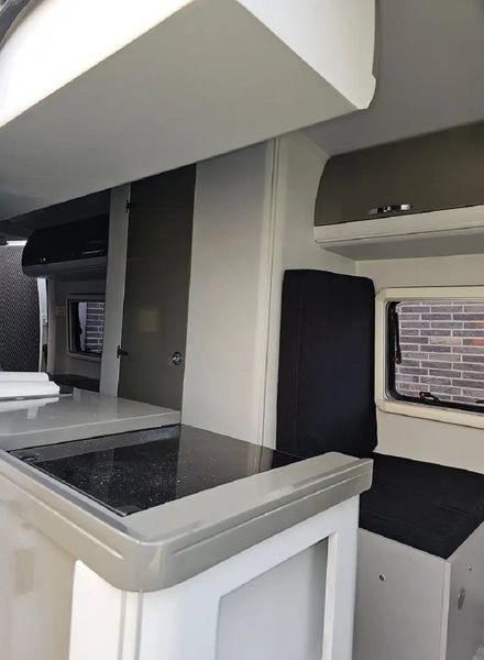 Mercedes-Benz Sprinter • 2019 • 72,000 km 12