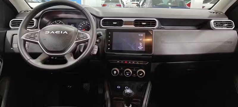 Dacia Duster • 2023 • 9,387 km 9