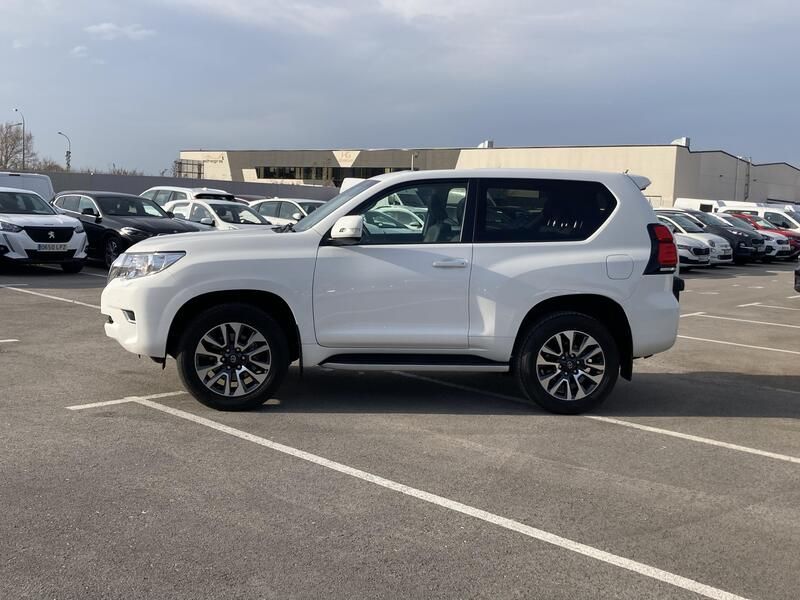 Toyota Land Cruiser • 2022 • 15,926 km 2