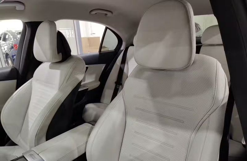 Mercedes-Benz C-Class • 2023 • 87,221 km 6