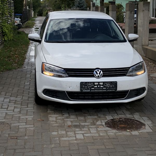 Volkswagen Jetta • 2011 • 215,000 km 4