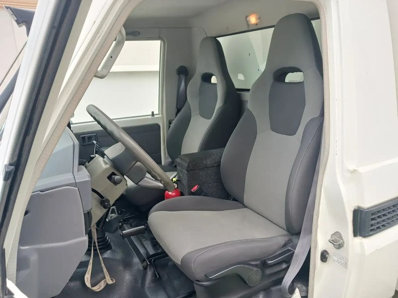 Toyota Land Cruiser • 2001 • 135,000 km 6