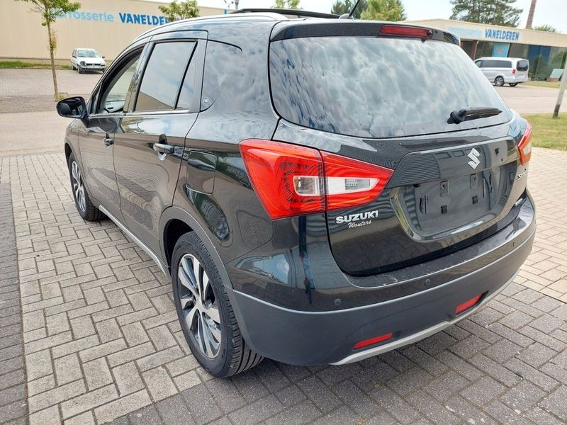 Suzuki SX4 • 2018 • 141,000 km 4