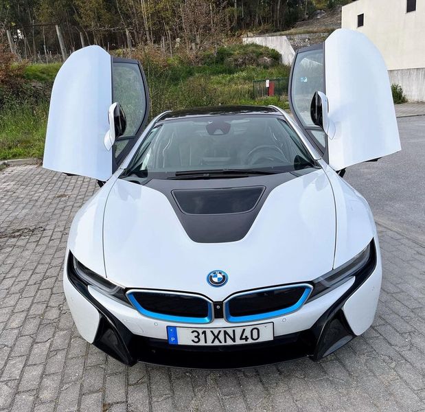 BMW i8 • 2022 • 27,000 km 1