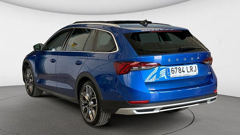 Škoda Octavia Combi • 2021 • 124,855 km 3