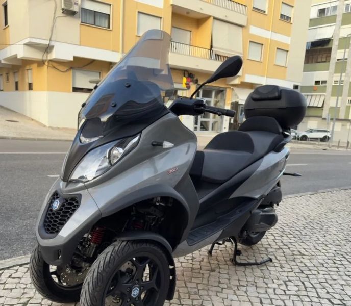 Piaggio mp3 hybryd • 2019 • 8,604 km 1