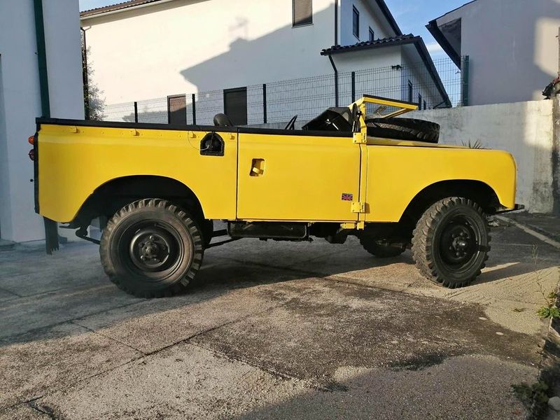 Land Rover LR3 • 1974 • 124,000 km 3