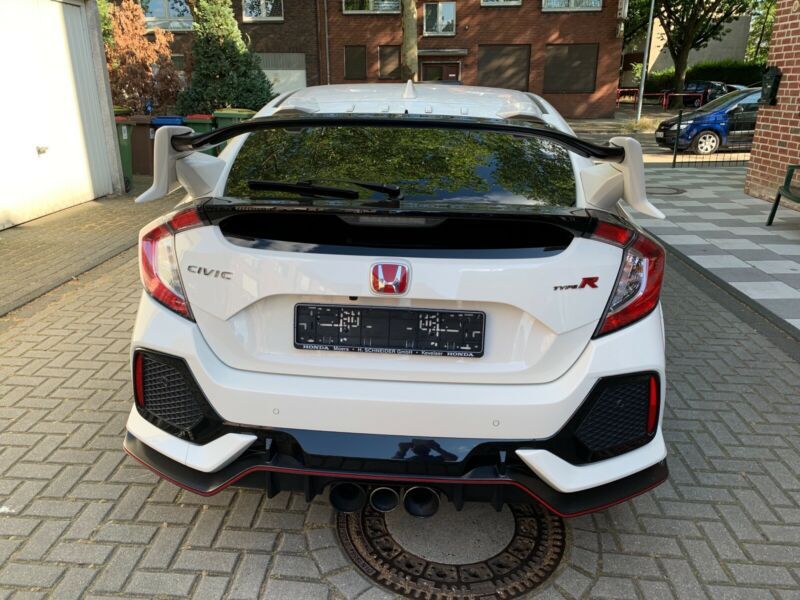 Honda Civic • 2017 • 124,000 km 7