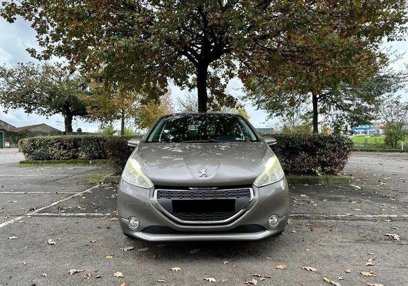 Peugeot 2008 • 2012 • 99,500 km 1
