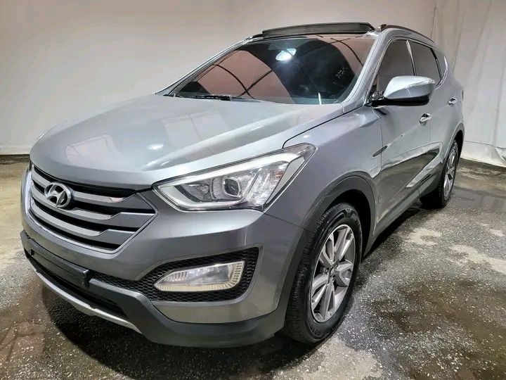 Hyundai Santa Fe • 2017 • 34 km 1