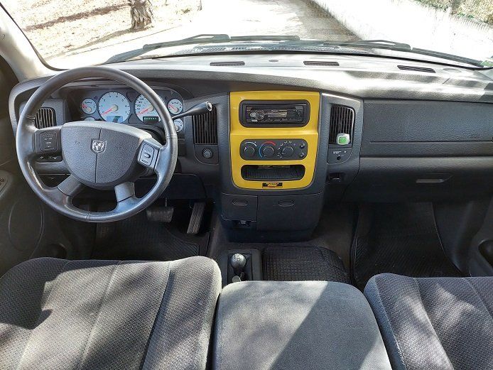 Dodge Ram 50 Pickup • 2004 • 380,000 km 3