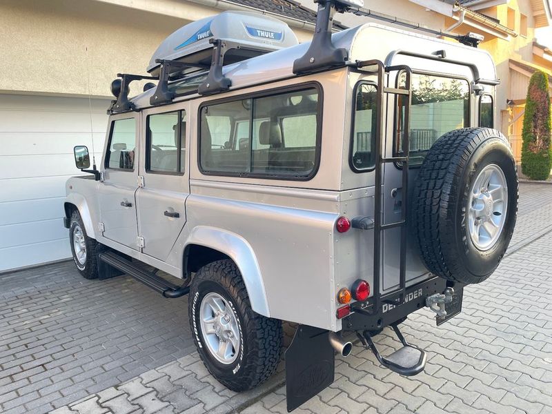 Land Rover Defender • 2003 • 93,320 km 4