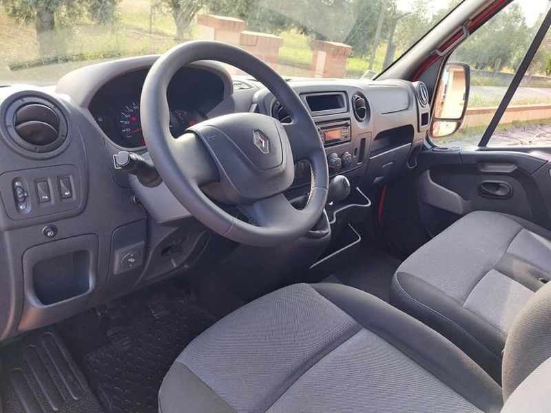 Renault Master • 2017 • 205,000 km 5