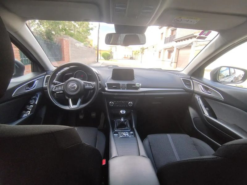 Mazda 3 • 2018 • 68,000 km 4