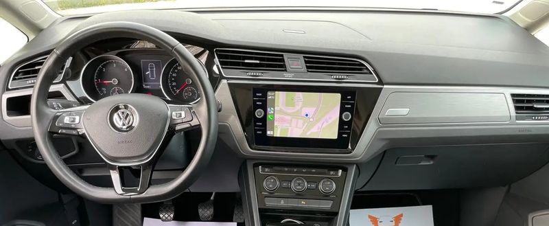 Volkswagen Touran • 2019 • 180,000 km 3