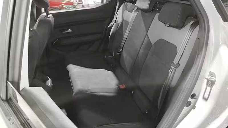 Dacia Duster • 2024 • 10,170 km 17