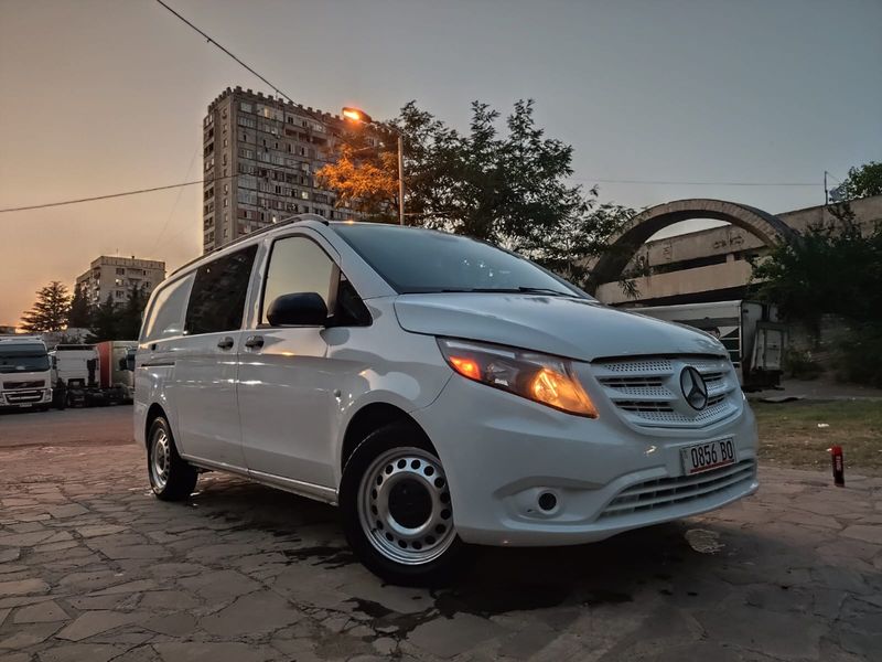 Mercedes-Benz Metris • 2016 • 198,000 km 2