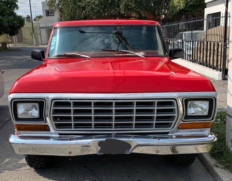 Ford F-150 • 1977 • 92,855 km 2