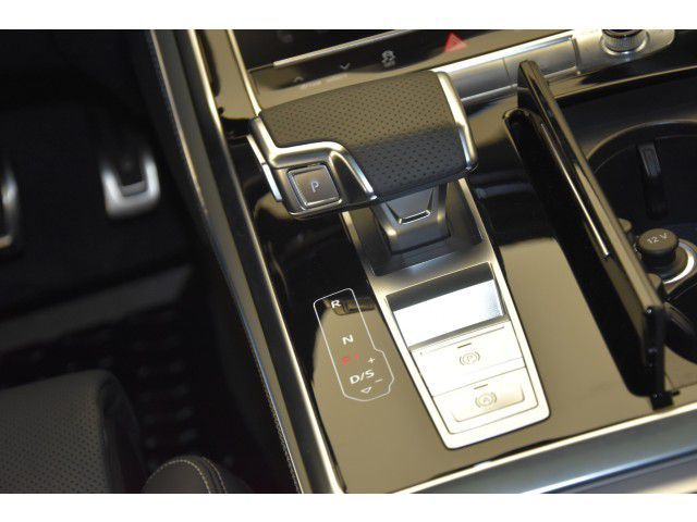 Audi Q8 • 2021 • 33,400 km 8