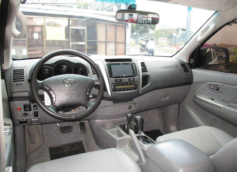 Toyota Hilux • 2011 • 148,000 km 6