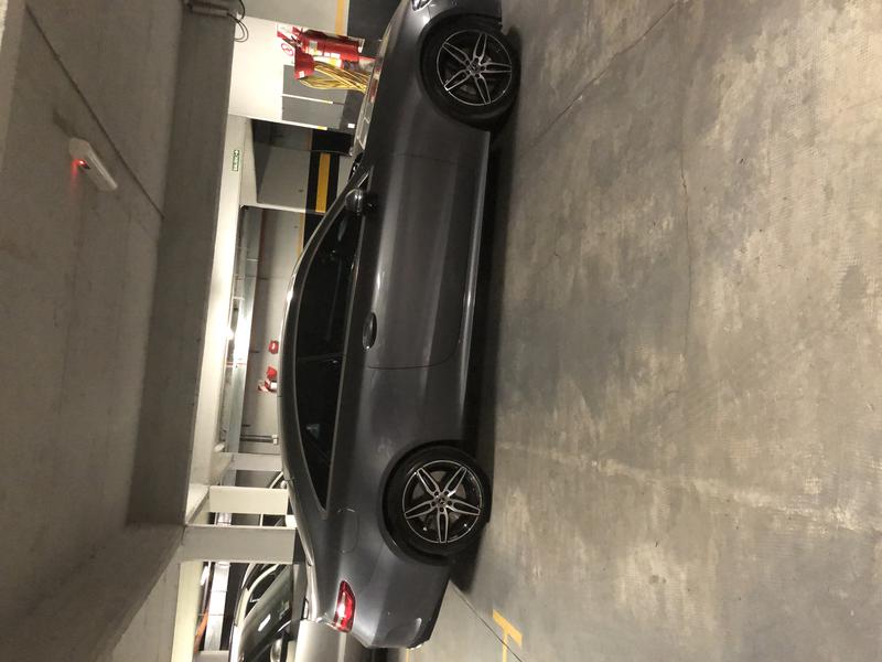 Mercedes-Benz  • 2018 • 15,000 km 3