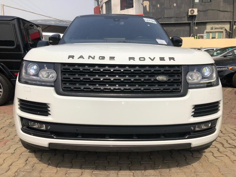 Land Rover Range Rover • 2018 • 50,000 km 1