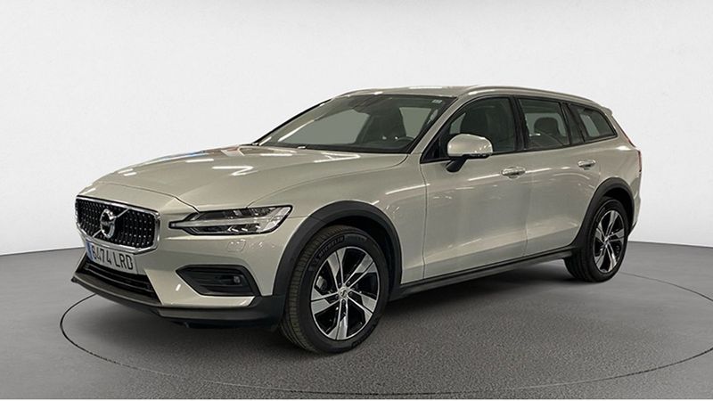 Volvo V60 • 2021 • 40,725 km 2