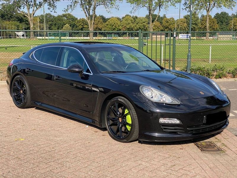 Porsche Panamera • 2012 • 112,000 km 2