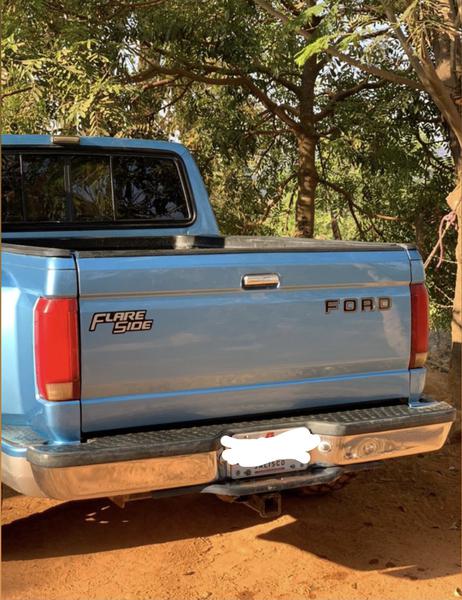 Ford F-150 • 1992 • 262,000 km 8