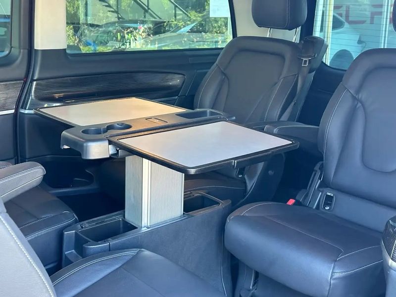 Mercedes-Benz 310 Van • 2020 • 54,000 km 10