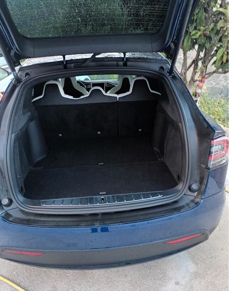 Tesla Model 3 • 2018 • 120,000 km 4