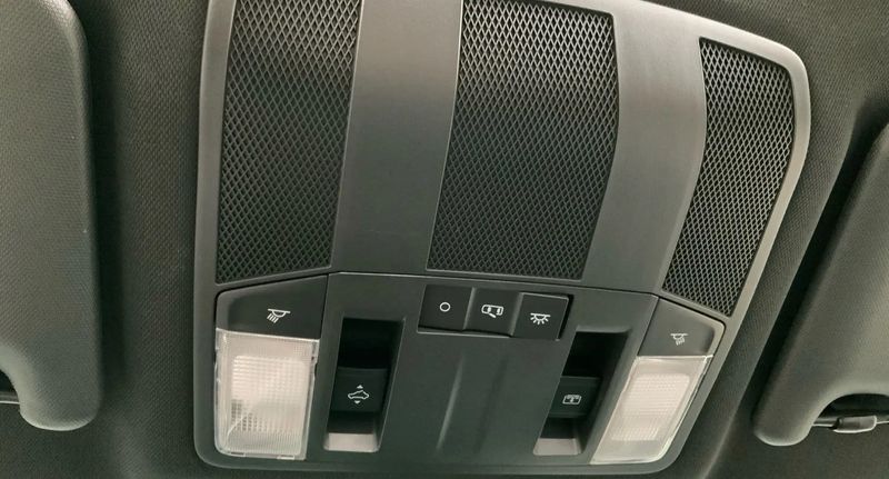 Mitsubishi Eclipse Cross • 2023 • 47,700 km 12