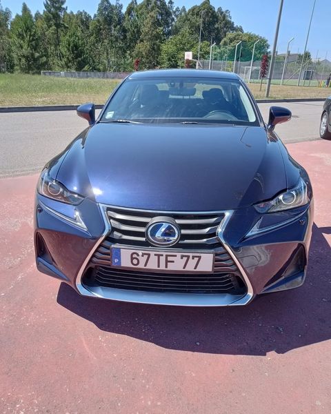 Lexus IS • 2017 • 107,000 km 1