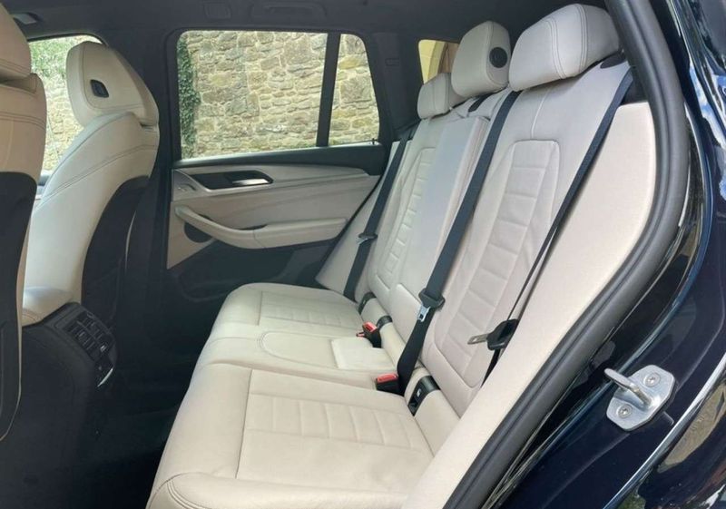 BMW X3 • 2018 • 112,000 km 8