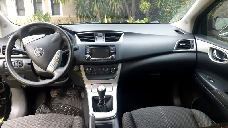 Nissan Sentra • 2016 • 71,000 km 5