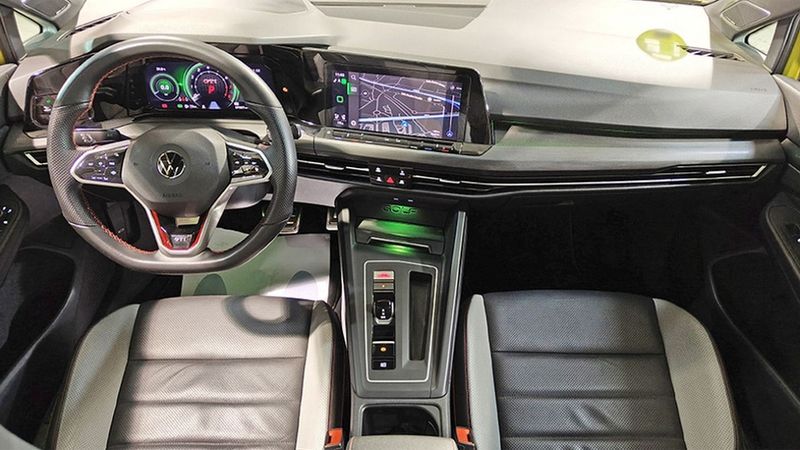 Volkswagen Golf • 2021 • 59,400 km 11