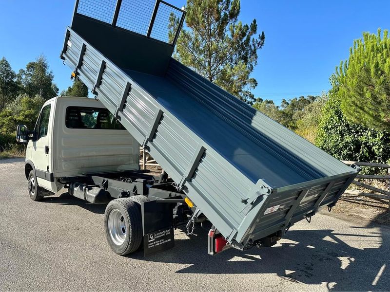 Mitsubishi Fuso canter • 2007 • 280,000 km 7