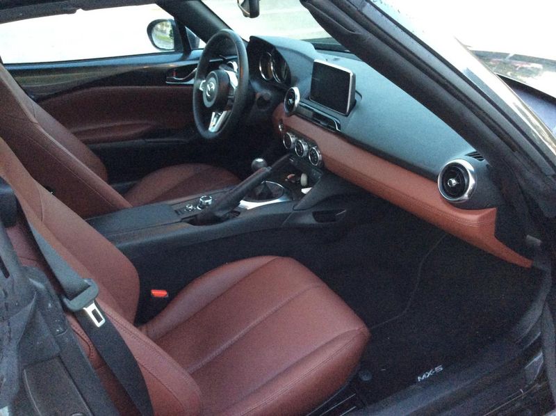 Mazda MX-5 • 2017 • 155,000 km 6