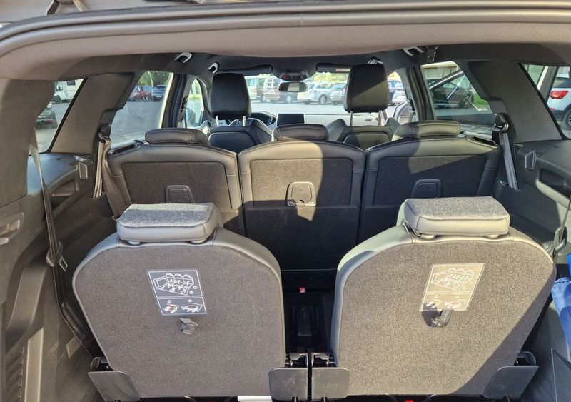 Peugeot 5008 • 2020 • 40,000 km 3