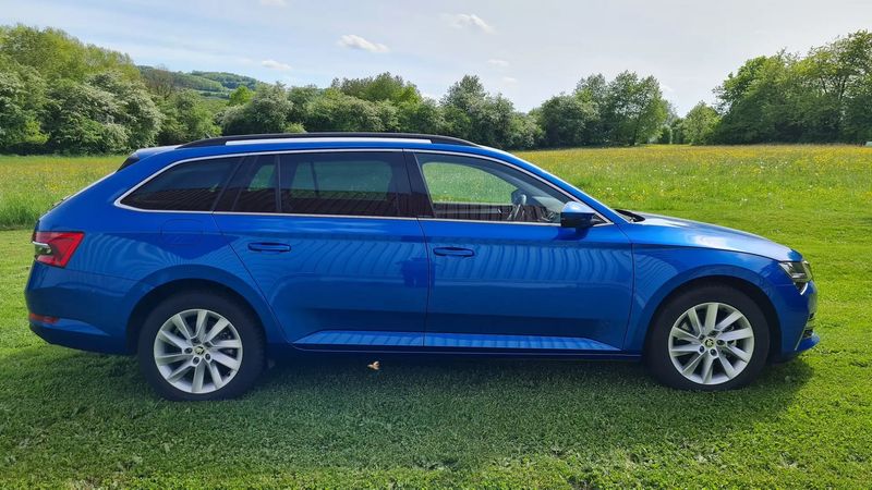 Škoda Superb • 2020 • 83,445 km 5