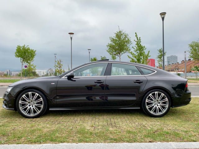 Audi A7 • 2012 • 174,900 km 4