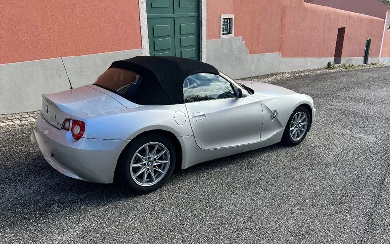 BMW Z4 • 2005 • 180,000 km 2