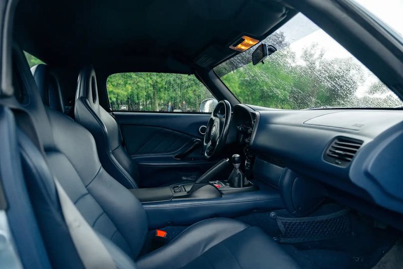 Honda S2000 • 2003 • 78,000 km 12